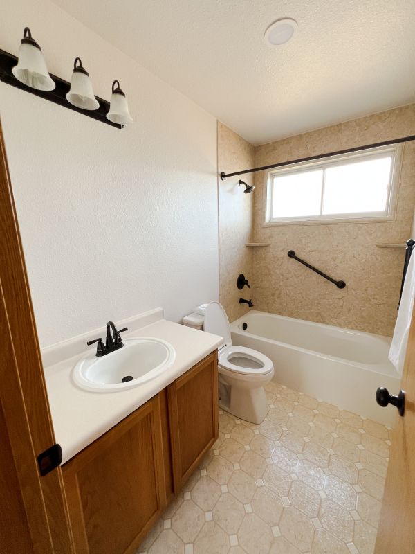 Bathroom Restoration Service detail